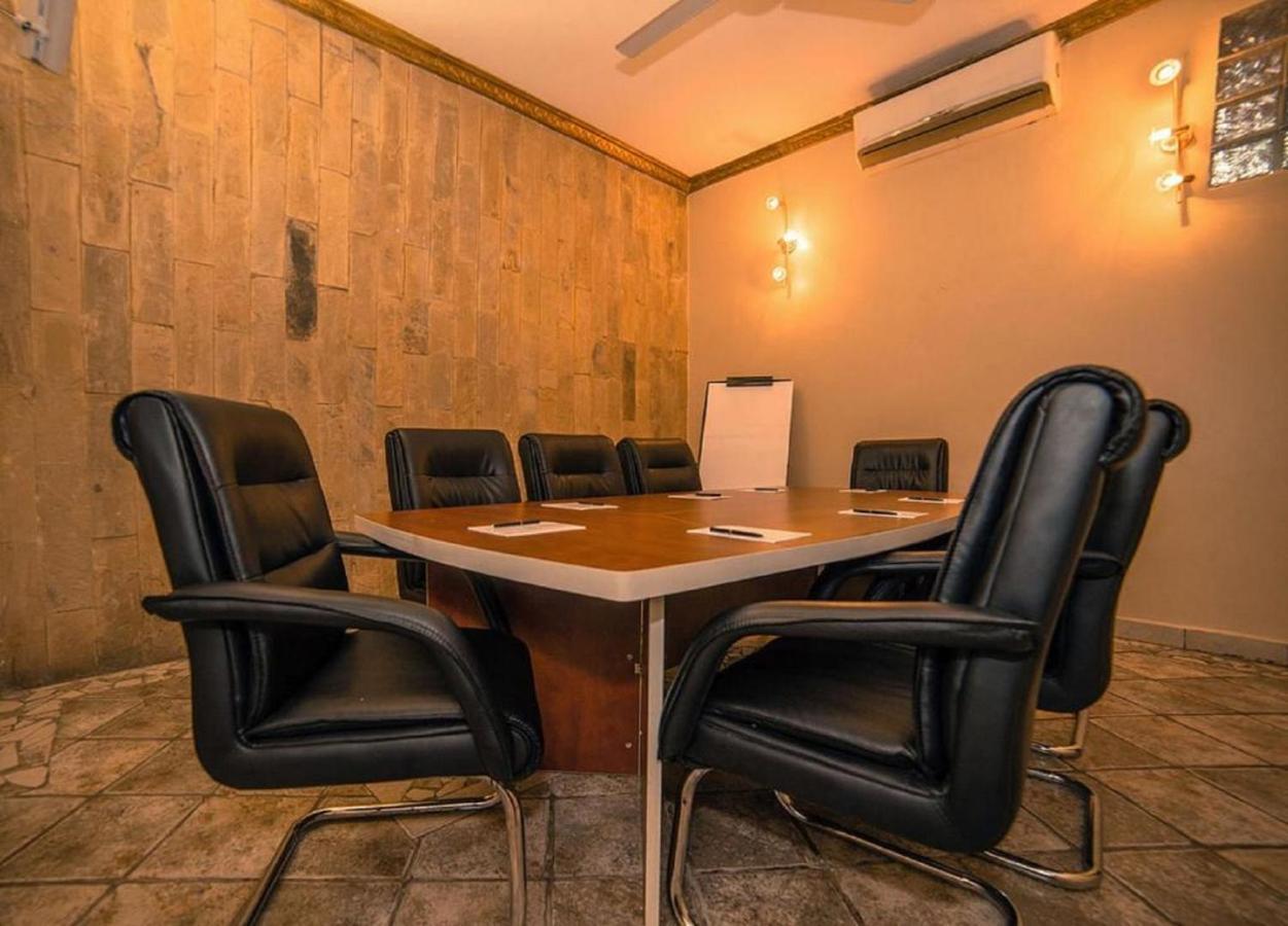 דאר א-סאלאם Colosseum Boutique Hotel & Spa מראה חיצוני תמונה