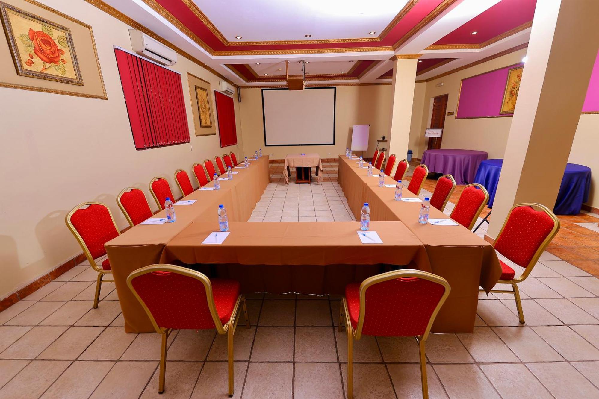 דאר א-סאלאם Colosseum Boutique Hotel & Spa מראה חיצוני תמונה
